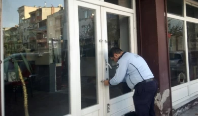 Bursa Osmangazi’de ruhsatsız kahvehaneye mühür