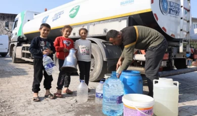 Bursa’nın su tankerleri depremzedeler için sahada