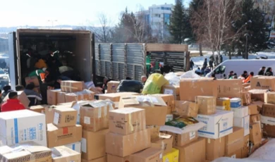 Çankaya’dan 70 araçlık yardım malzemesi