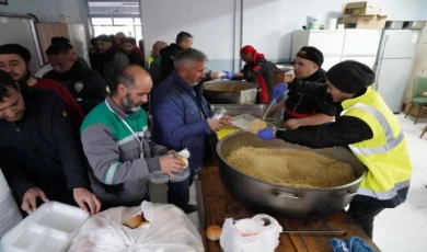 Çayırova, Defne’de yaraları sarıyor