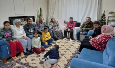 Depremden sağ kurtulan aile Keşan’a geldi