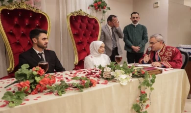 Depremzede çifte Kütahya’da nikah sürprizi