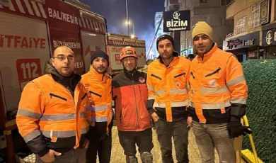 Edremit Belediyesi ekipleri deprem bölgesine ulaştı