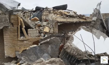 Enkaz altında mucize doğum..