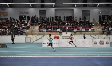 Genç atletleri şampiyona değil salon heyecanlandırdı