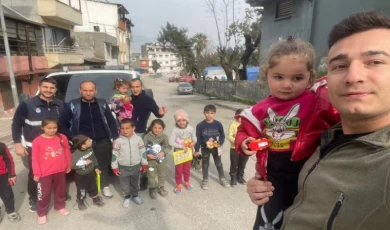 Gölcük afet bölgesinde seferberliği sürdürüyor