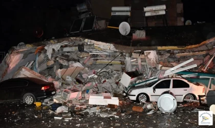 Hatay'da Devlet hastaneleri ve polis evi yıkıldı