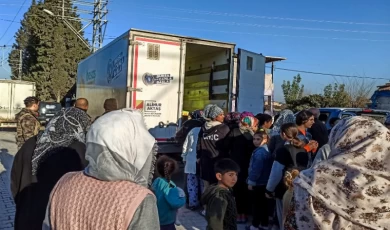 Hatay’da yardımlar mahalle mahalle teslim ediliyor