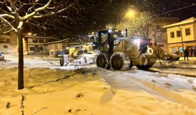 İnegöl’de karla mücadele sürüyor