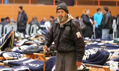 İstanbul Valisi Ali Yerlikaya'dan sokakta kalanlar için İstanbullulara çağrı