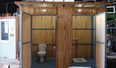 İzmit, Adıyaman’daki çadırkente mobil tuvalet üretiyor