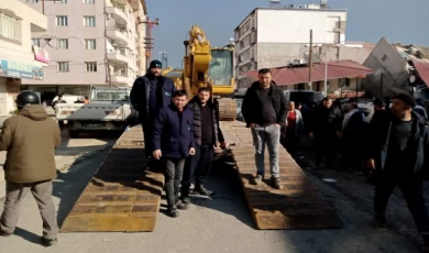 İzmit’in iş makineleri Kırıkhan’a ulaştı