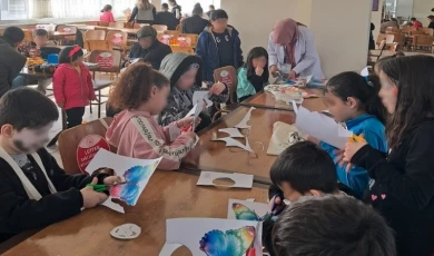 Kayseri Büyükşehir’den depremzede çocuklara moral