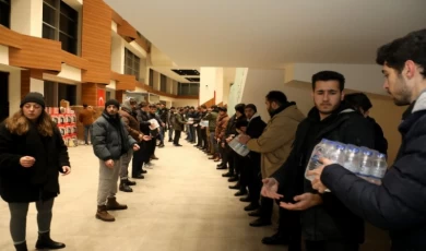 Kayseri Üniversitesi’nden deprem bölgesine yardım