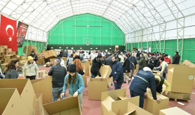 Kemalpaşa’dan Deprem Bölgesine Yardım Köprüsü