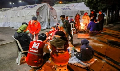 Kızılay afet bölgesinde çalışmaları sürdürüyor