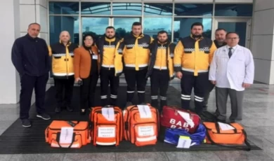 KKTC’den 10 kişilik tıbbi destek Türkiye için yola çıktı