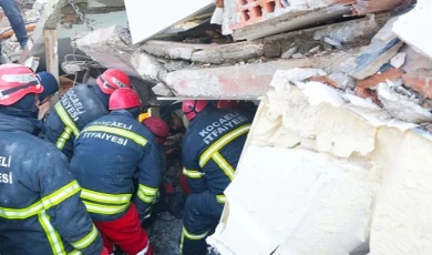Kocaeli Büyükşehir 156 araç ve 524 personelle deprem bölgesinde