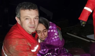 Kütahyalı itfaiye erleri Şevval’i enkazdan kurtardı