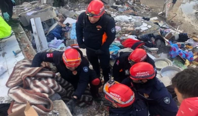 Manisa ekibi Osmaniye’de arama kurtarma çalışmalarında