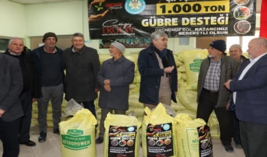 Manisa Saruhanlı’da da hibeli gübreler teslim edildi