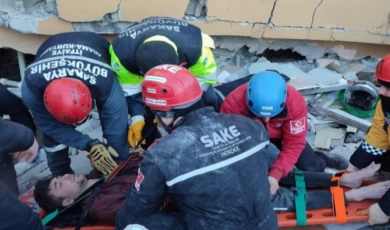 Sakarya ekipleri hayat kurtarmaya devam ediyor