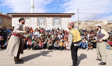 Adıyamanlı çocukların yüzleri orta oyunuyla güldü
