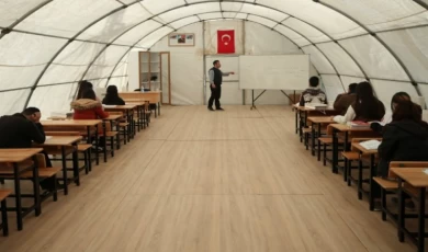 Bakan Özer CHP heyetiyle bir araya geldi