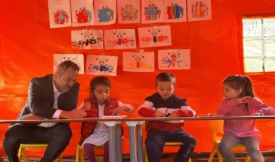 Bakan Özer’den afet bölgesindeki sınıflara inceleme