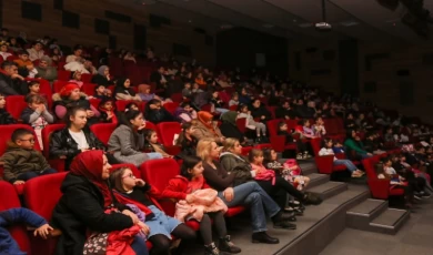 Bursa Gürsu’da ücretsiz sinema ve tiyatro keyfi