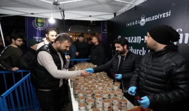 Bursa İnegöl’de ilk teravih, ilk ikramlar