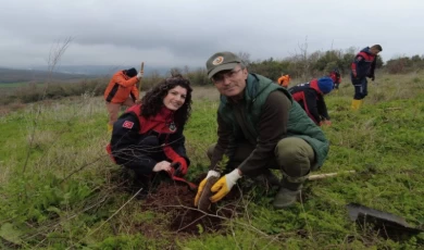 Bursa’da GÜRAK’tan anlamlı 450 fidan