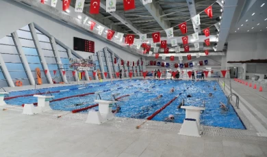 Çayırova’da iftar sonrası ücretsiz havuz keyfi