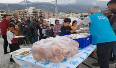 Deprem bölgesinde oruçlar Sakarya’nın kardeşlik sofrasında açılıyor