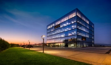 Eti ışıklarını ’Dünya’ için kapatıyor