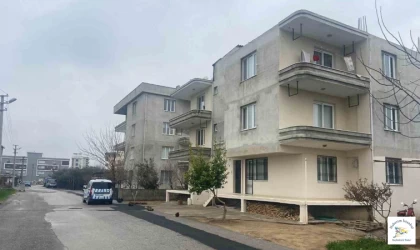 İzmir'de kadın cinayeti: Polislerin gözü önünde katledildi