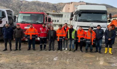 İzmit’in iş makinaları afet bölgesinde