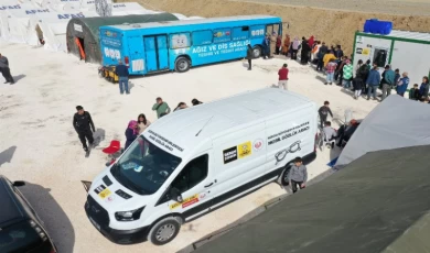 Konya ’mobil gözlük aracı’ Hataylı depremzedelere hizmet veriyor