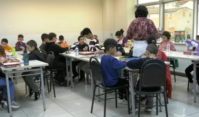 İşitme engelli çocuklara ’Akıl Oyunları’ eğitimi