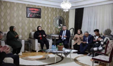 Kayserili şehit ailesine anlamlı ziyaret