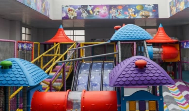 Kütahya’da Çocuk Eğlence Merkezi gün sayıyor