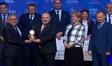 Memduh Büyükkılıç’ın hizmetleri ödüllerle taçlandı