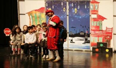 Rize’de ’Hacivat-Karagöz’le sahne aldılar