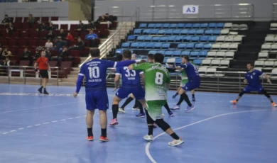 Sakarya hentbolde Nilüfer’i kayıpsız geçti