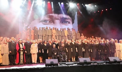 Cumhuriyetin 100. Yılında Kalpler “Bu Memleket Bizim” Oyunuyla Attı