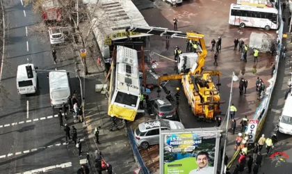 İETT otobüsü otoparka daldı: Facia saniyelerle atlatıldı