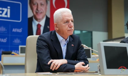 İstanbul Valisi Gül, AFAD'da karla mücadele çalışmalarını takip etti