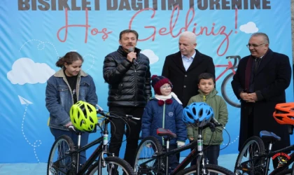 Yılın ilk gününde Bahçelievler’de 100 çocuk bisikletle buluştu
