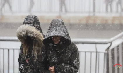 İstanbul kar yağışı uyarısı: Valilik 15 ilçe için saat verdi