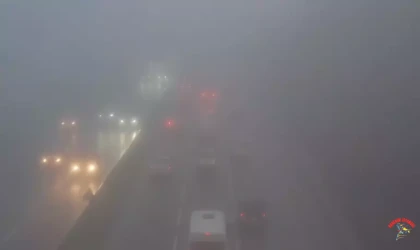 İstanbul’da sis ve yağmur trafiği artırdı